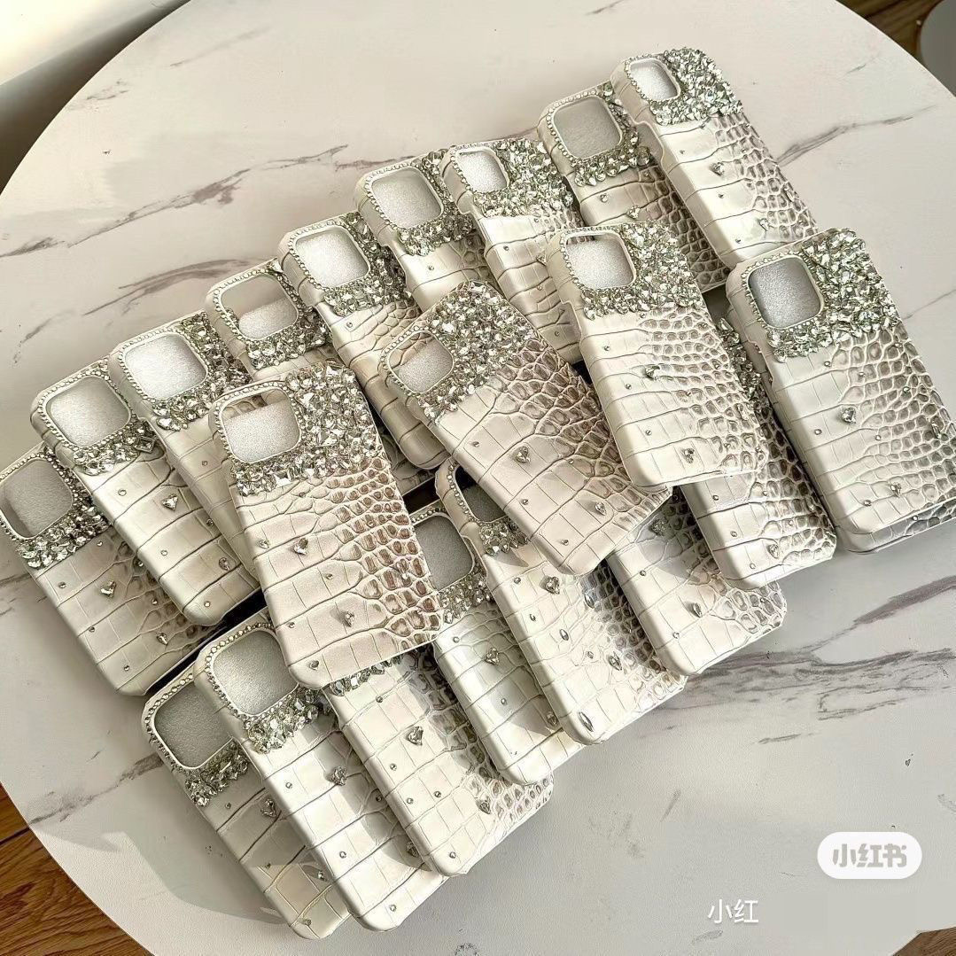 Crocodile leather diamond mobi - đánh giá và giá Phone Cases Ysl