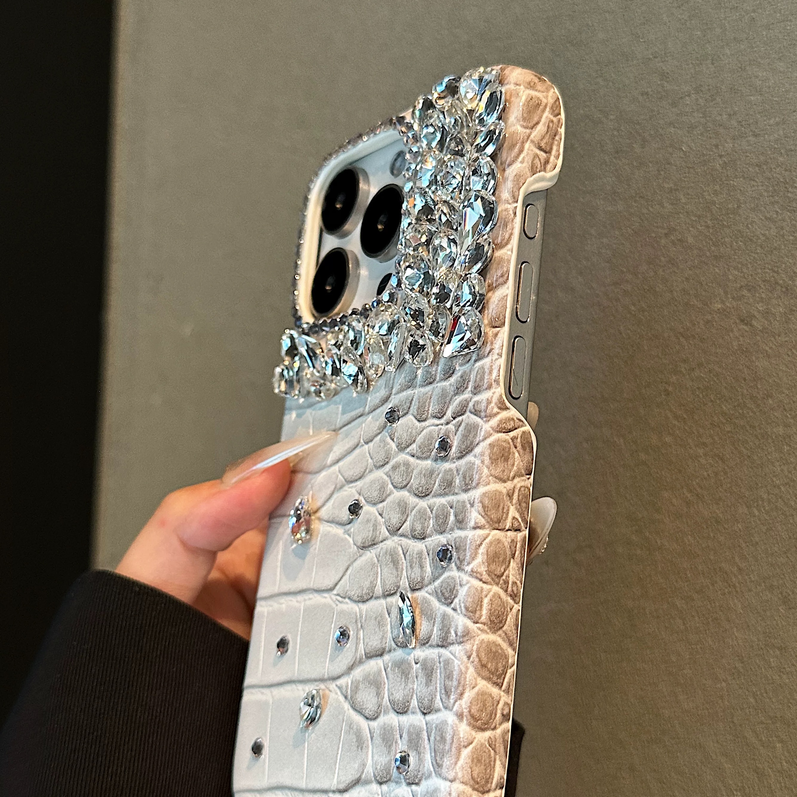 Crocodile leather diamond mobi - đánh giá và giá Phone Cases Ysl